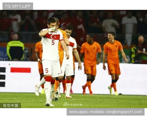 荷兰替补上演帽子戏法，德佩惊艳全场